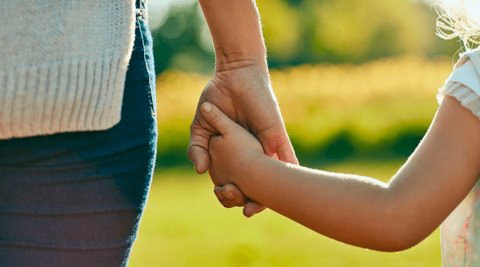 TJSC equipara licença-adotante à licença-maternidade e garante 180 dias de afastamento