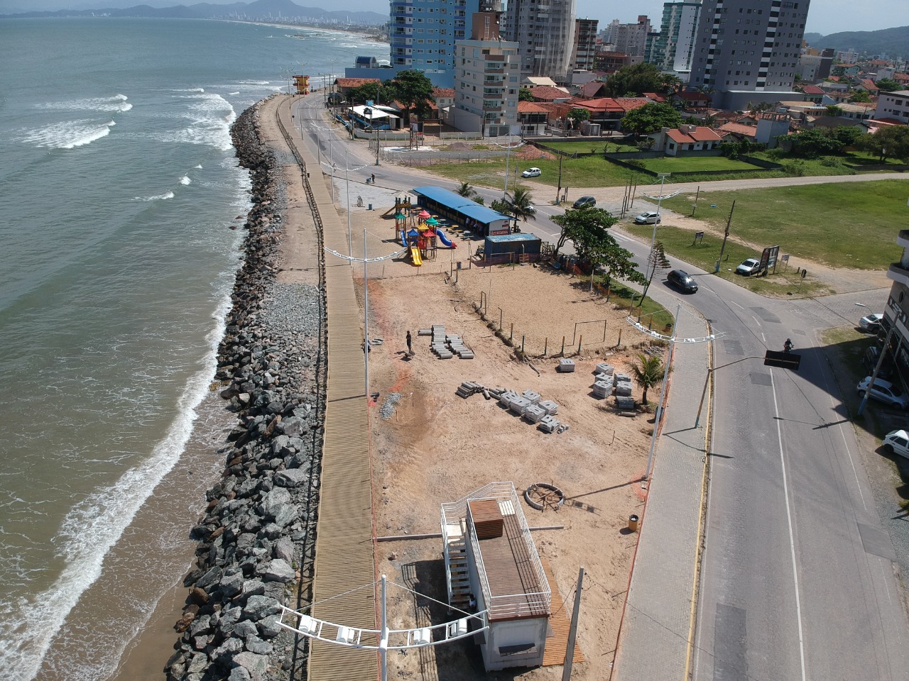 Orla do Gravatá ganha ar modernizado com revitalização da Praça da Praia