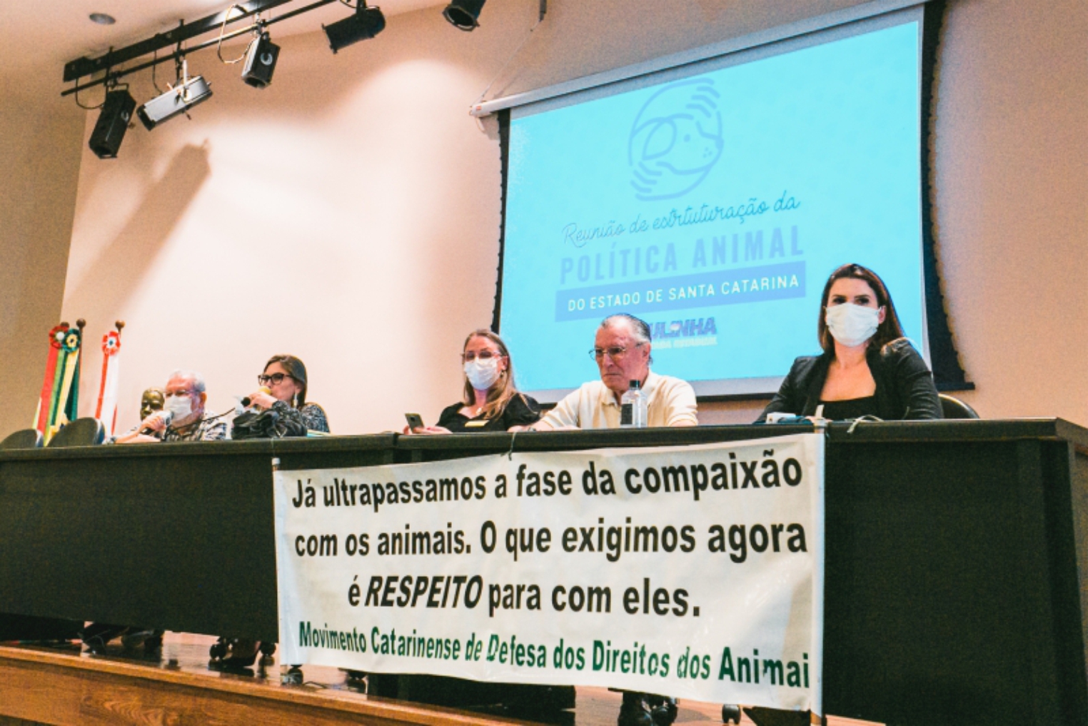 reunião para criação orgão estadual defesa animal em SC