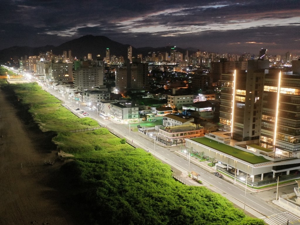Somente a avenida Beira-mar recebeu mais de 1,3 mil refletores (1)