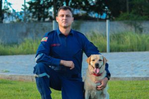 BOMBEIROS MILITAR DE NAVEGANTES AGORA CONTAM COM CÃO DE BUSCAS