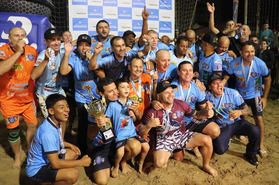 COBRA É CAMPEÃO NO FUTEBOL DE AREIA DE NAVEGANTES