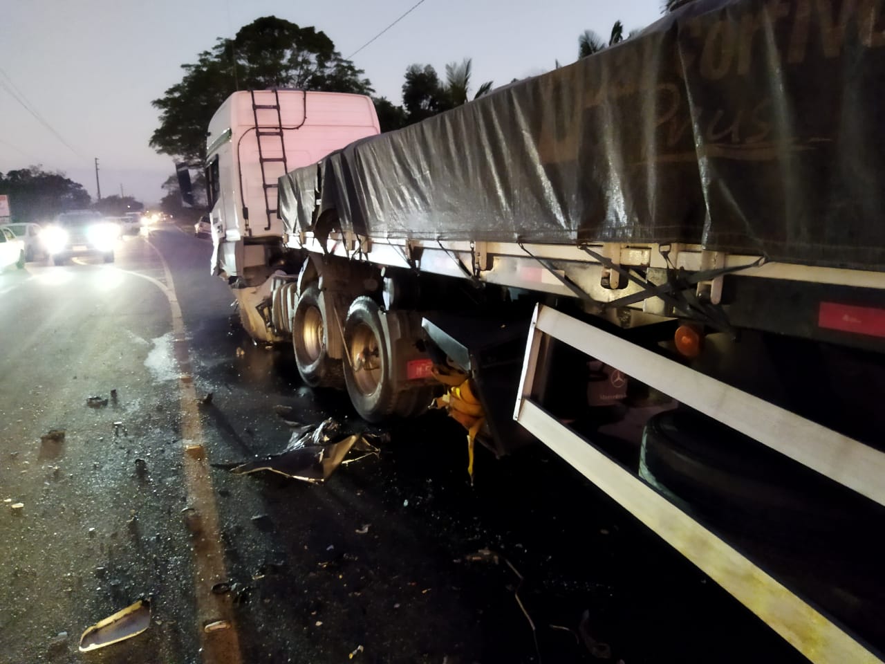 MOTORISTA MORRE APÓS COLISÃO COM CAMINHÃO EM NAVEGANTES