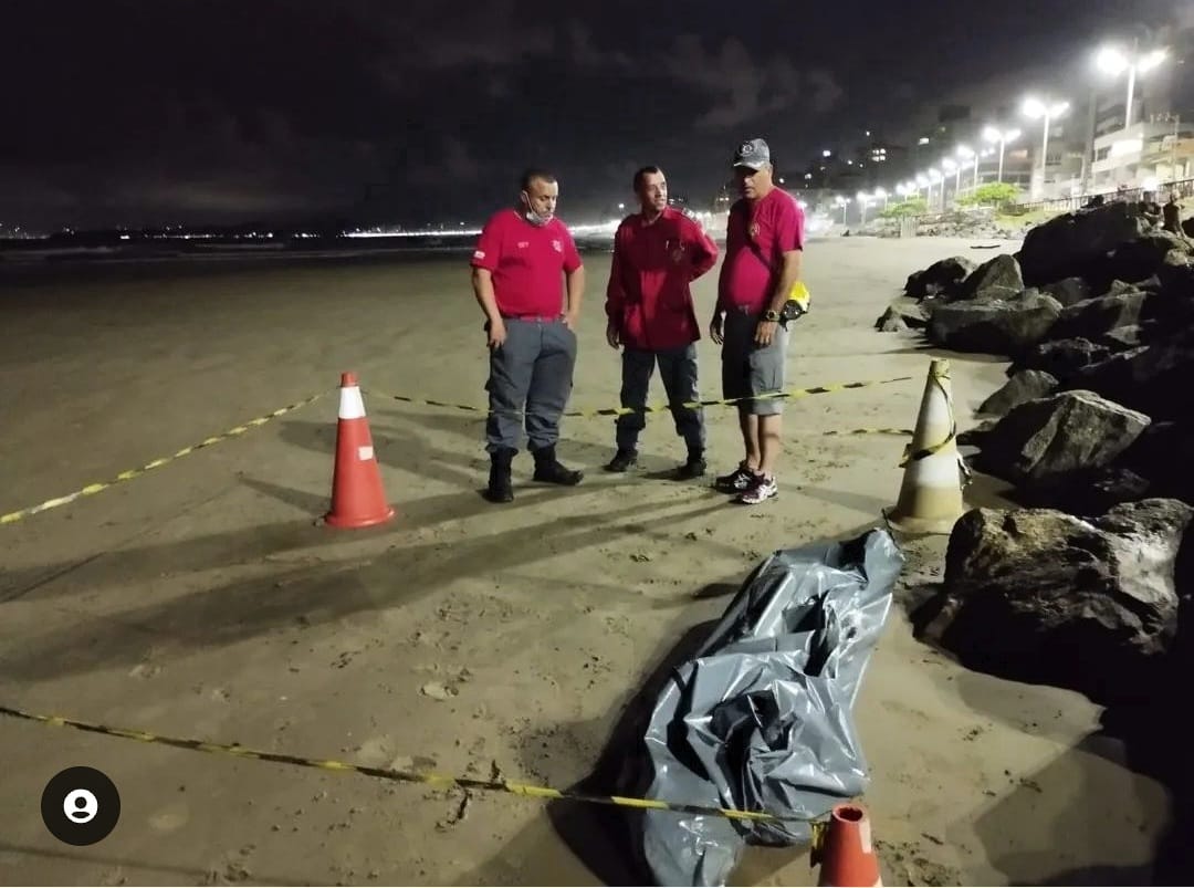 CORPO COM SINAIS DE AGRESSÃO É ENCONTRADO NA PRAIA DE NAVEGANTES