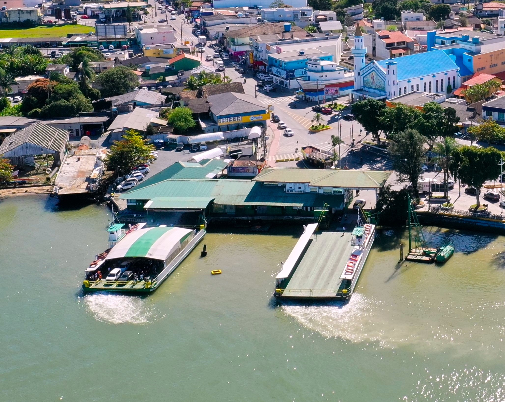 Ferry Boat Navegantes e Itajaí por Jornal nos Bairros