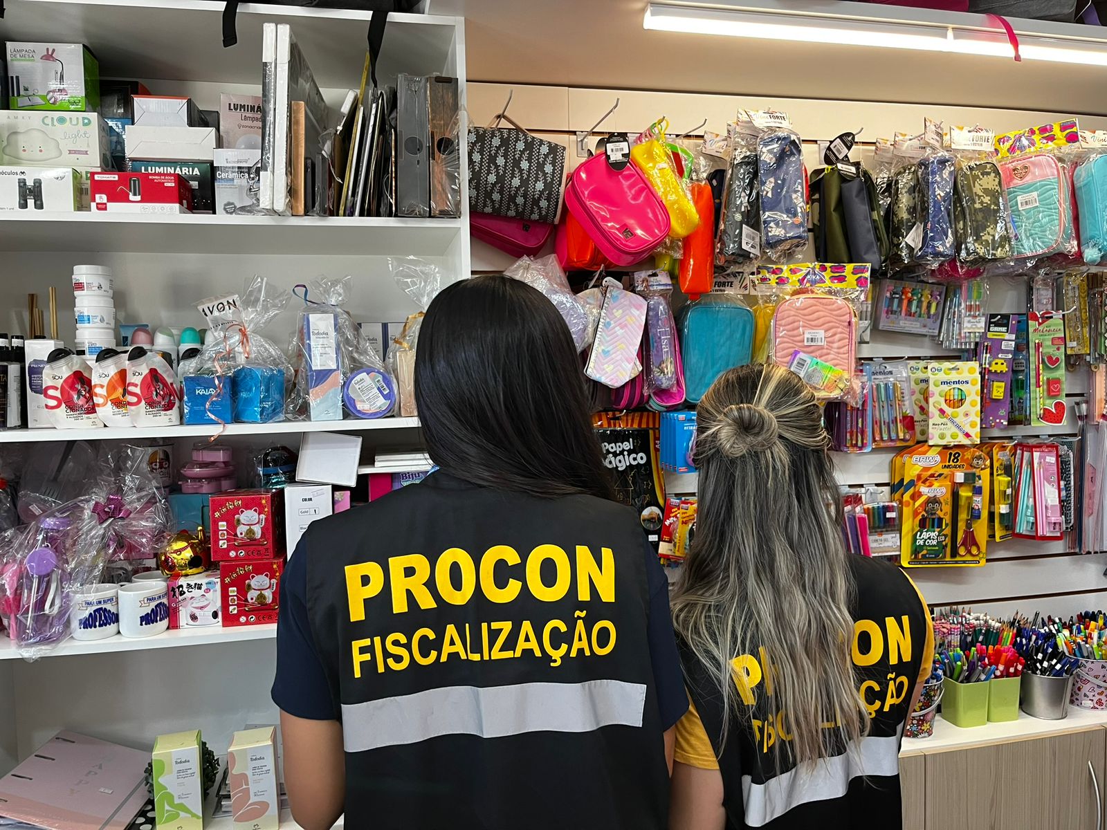 Procon divulga pesquisa de preços do material escolar em Navegantes