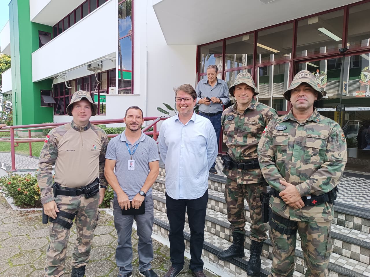 Navegantes discute regulamentação das redes de pesca em reunião com autoridades estaduais