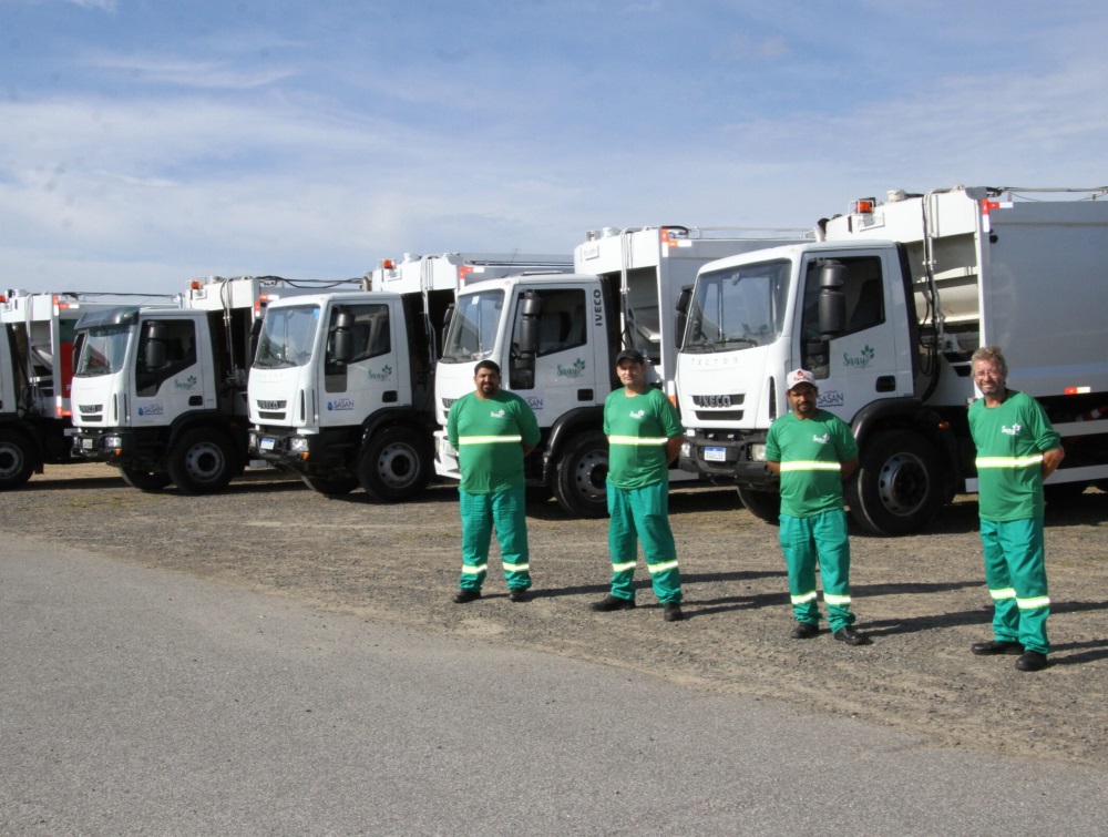 Navegantes amplia coleta do lixo na temporada