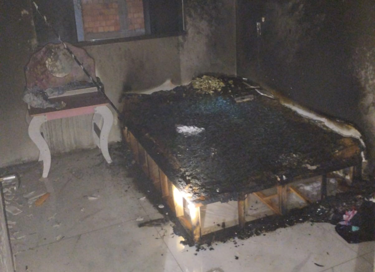 Criança de 3 anos provoca incêndio em residência de Navegantes