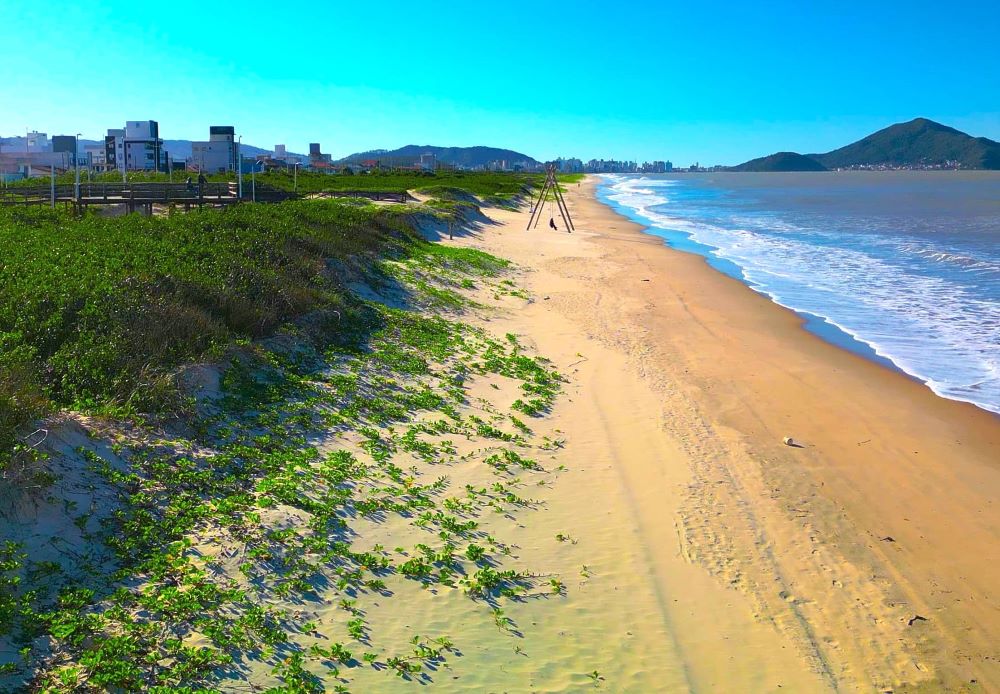 Adolescente é resgatado de corrente de retorno em Navegantes
