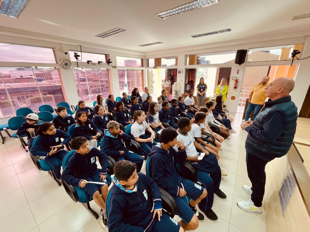 Alunos aprendem sobre os três poderes em Navegantes