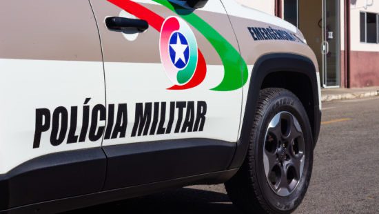 Mulher é encontrada morta a tiros no centro de Navegantes