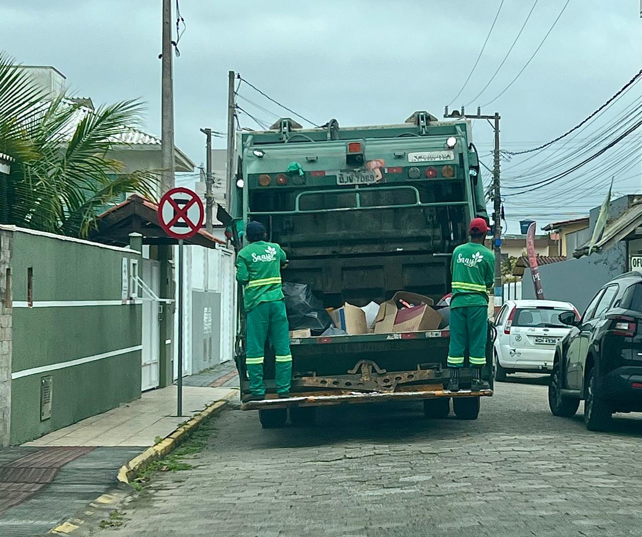 Chuvas causam atrasos na coleta de lixo em Navegantes