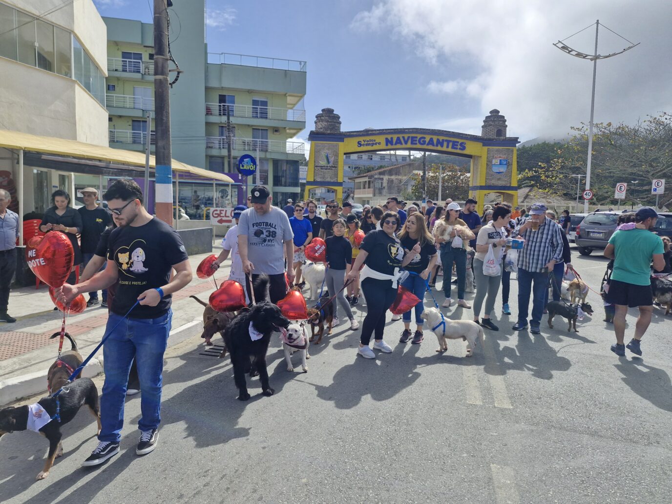 Cãominhada encerrou celebrações do aniversário de Navegantes 