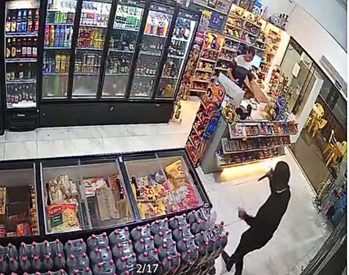 Bandido assalta conveniência no bairro Meia Praia em Navegantes