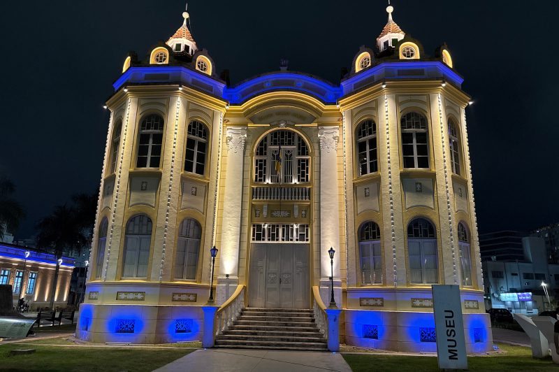 Palácio Marcos Konder em Itajaí comemora 100 anos de história