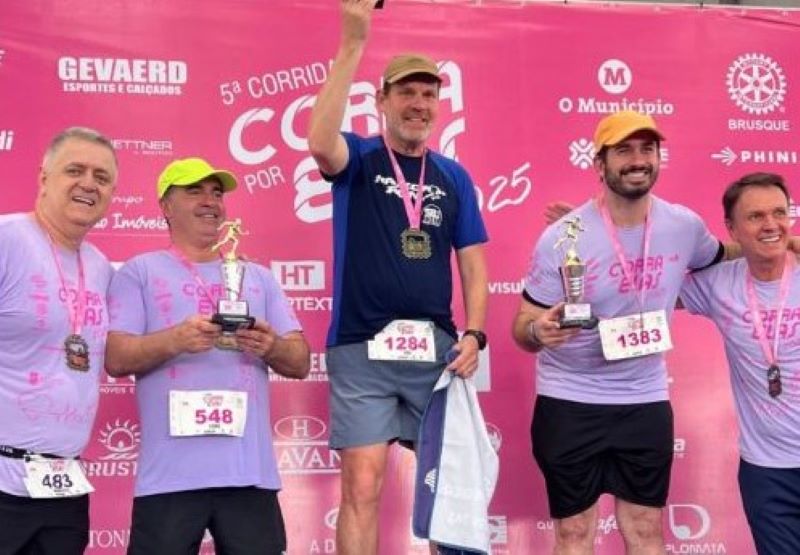 Liba vence corrida dos prefeitos em Brusque em prol da Rede Feminina