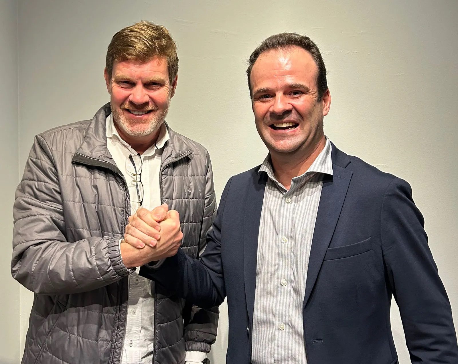 Ricardo Ventura assume a prefeitura de Navegantes durante missão internacional