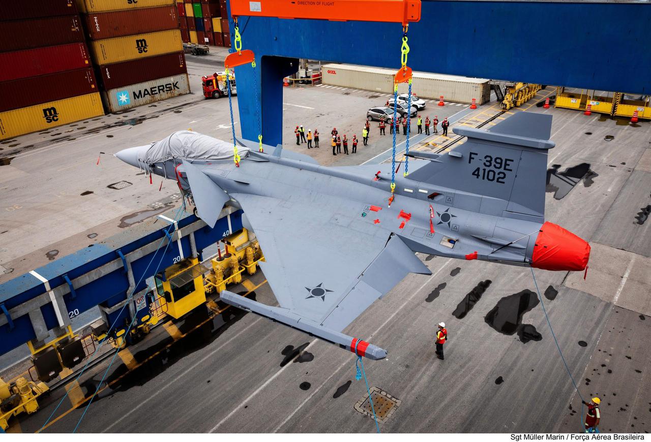 Porto de Navegantes está prestes a receber mais um caça da FAB