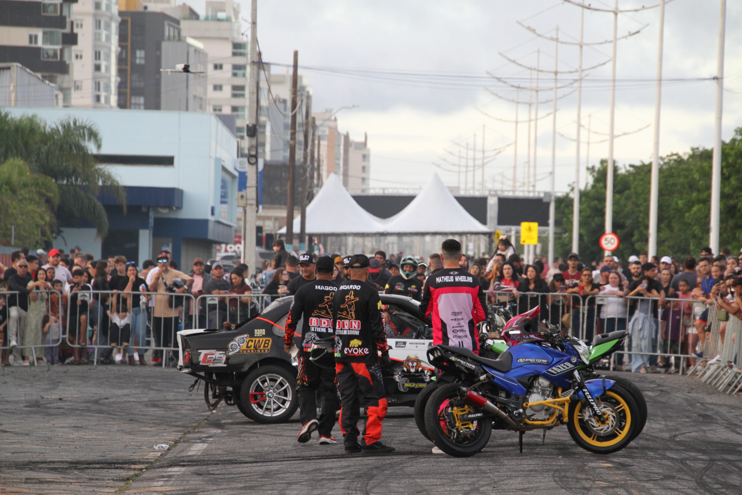 Motonave reúne mais de 40 mil pessoas em Navegantes