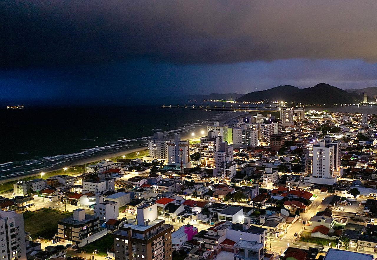 Navegantes suspende aulas na rede municipal nesta terça-feira por risco de ciclone