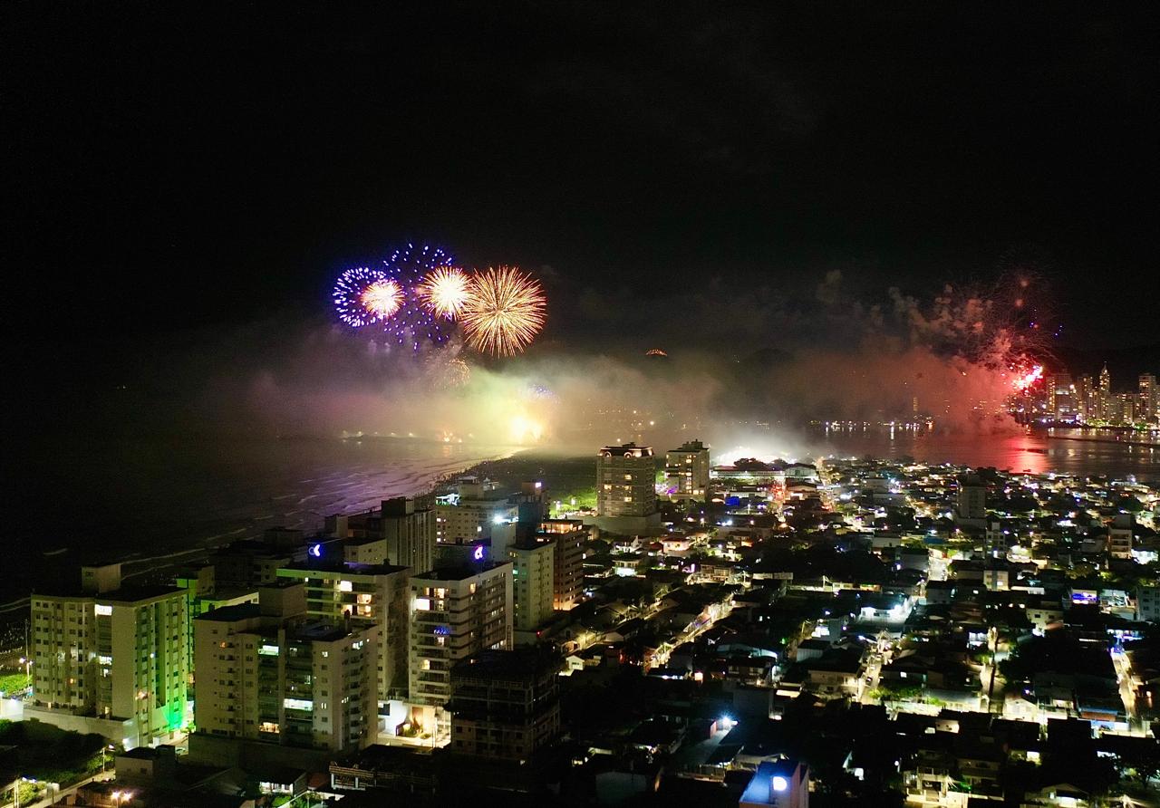 Mais de 175 mil pessoas prestigiaram a virada em Navegantes