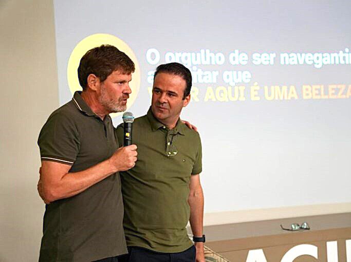 Prefeito de Navegantes desde 2021, reeleito com 82% dos votos, deixa o cargo no dia 2 de abril. Ricardo Ventura assume como prefeito.
