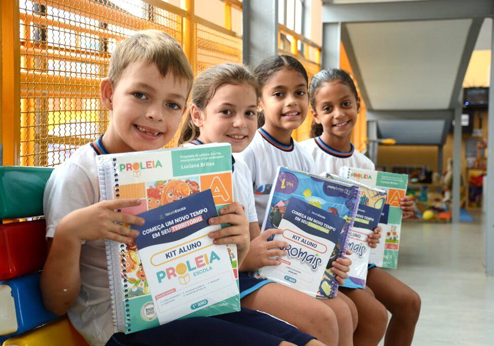 Navegantes distribui mais de 6 mil kits didáticos para alunos