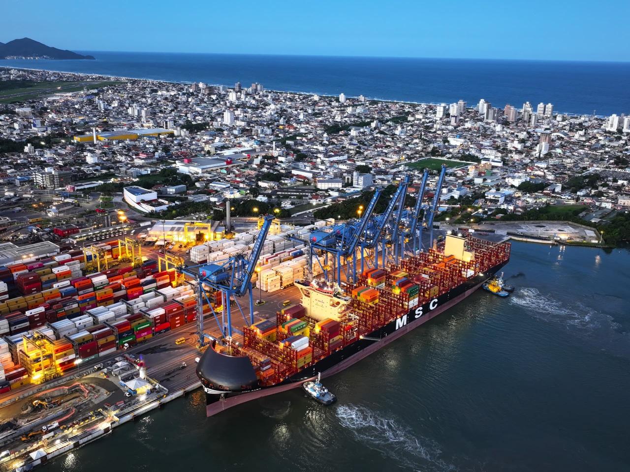 Portonave lidera ranking nacional de satisfação de clientes entre terminais portuários